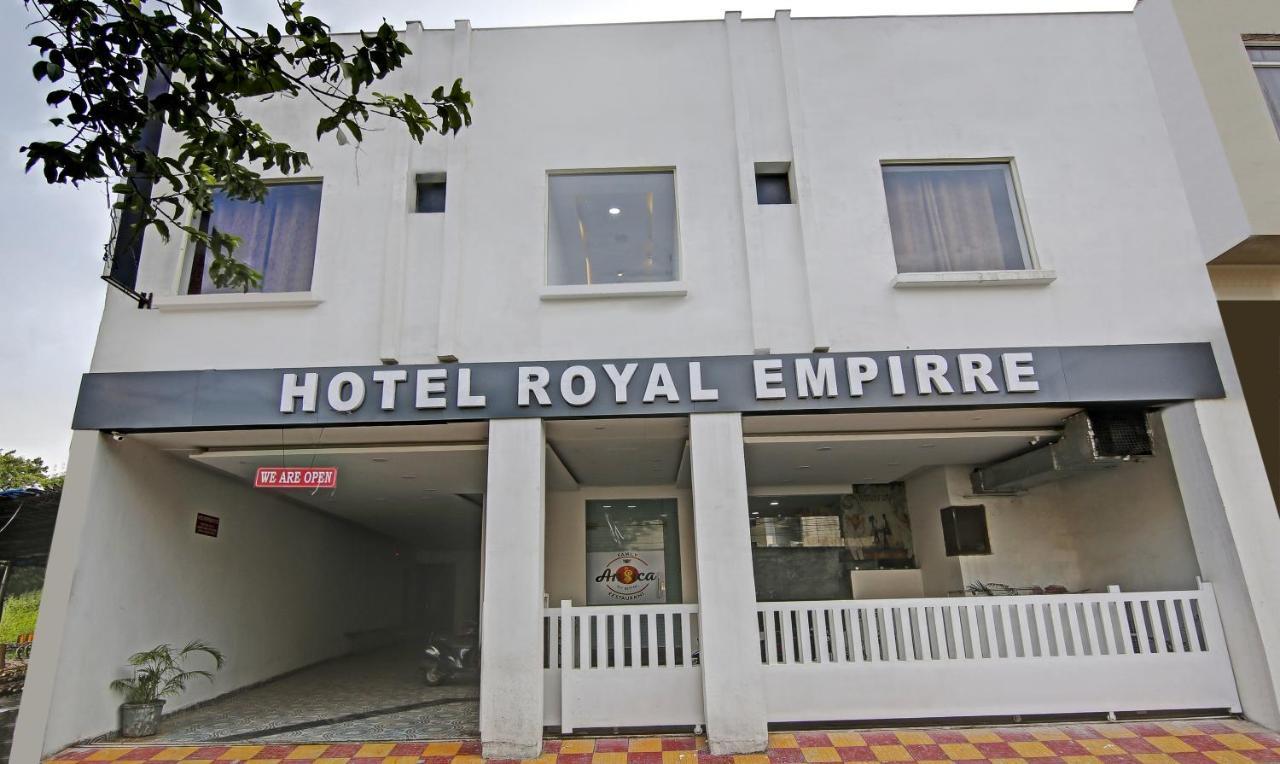 Treebo Royal Empire Adarsh Nagar, Chandigarh Hotel Exterior foto