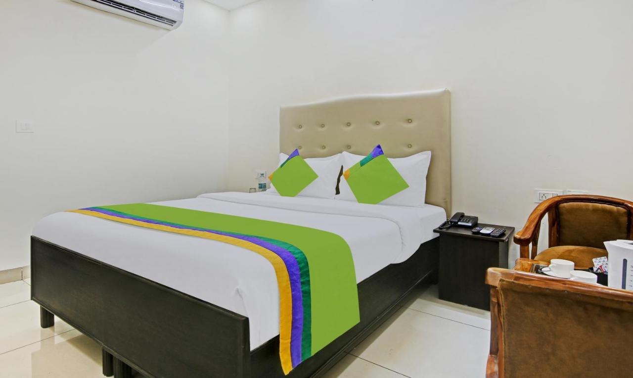 Treebo Royal Empire Adarsh Nagar, Chandigarh Hotel Exterior foto