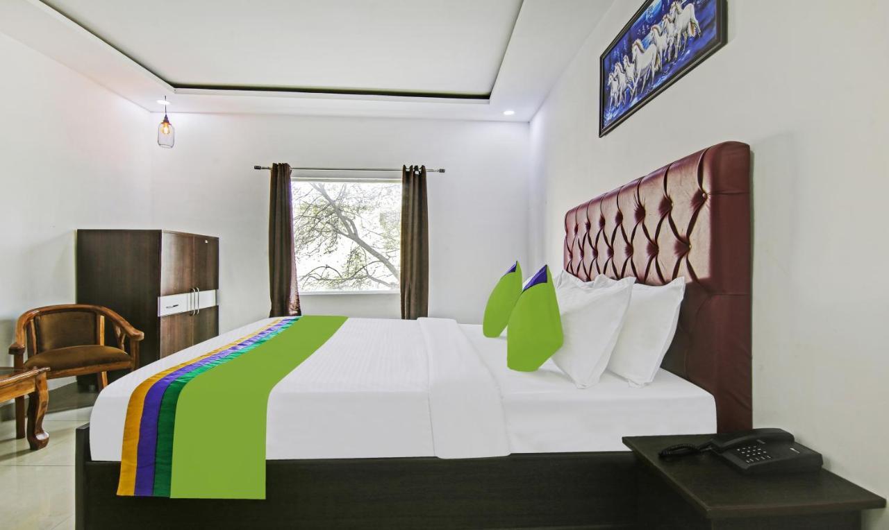 Treebo Royal Empire Adarsh Nagar, Chandigarh Hotel Exterior foto